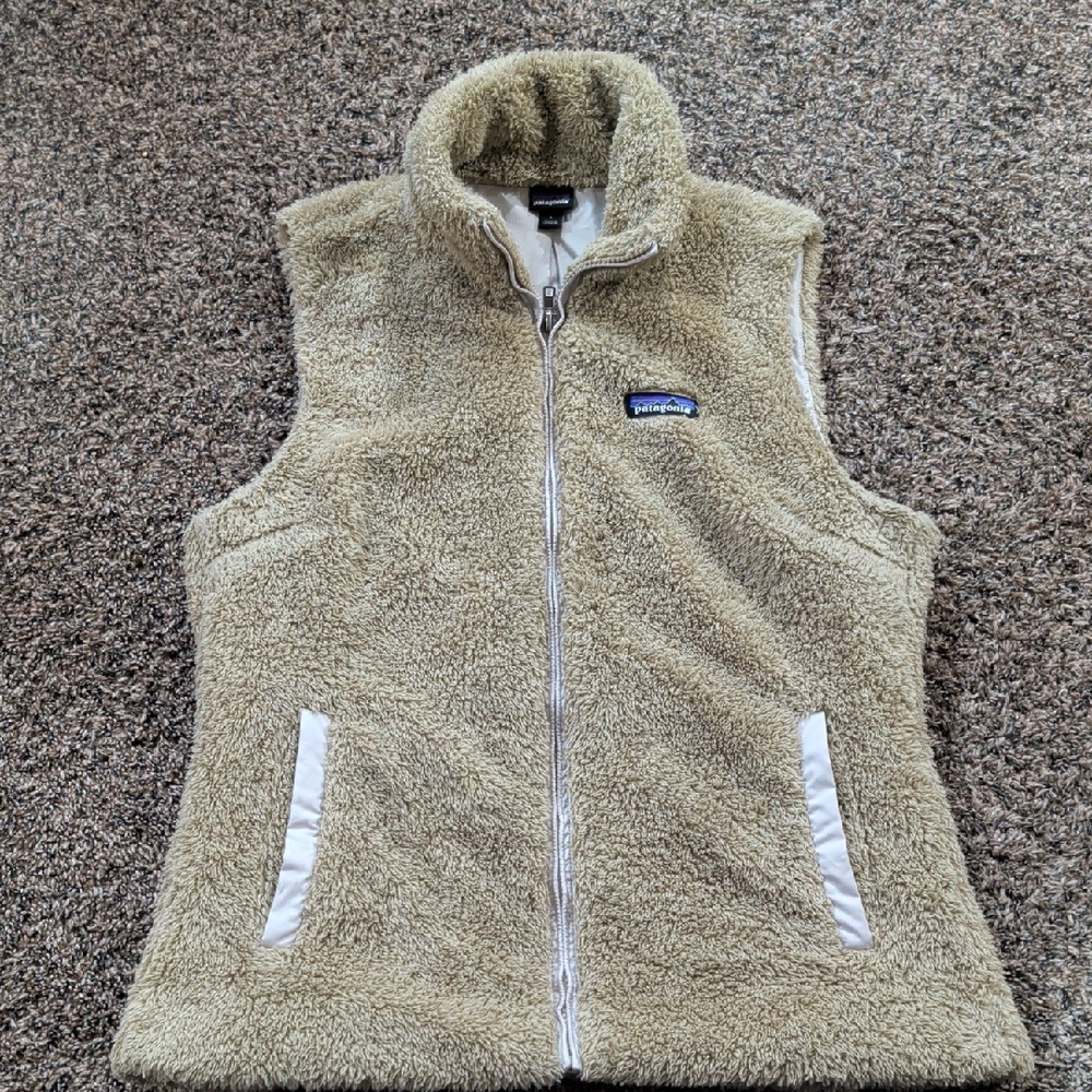 Women's Patagonia Los Gatos FA25216FA18 Tan Fleece Vest with White Trim